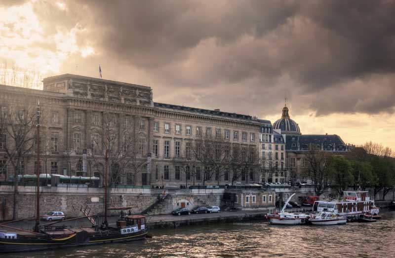 Monnaie de Paris, un gran edificio y museo de la historia del dinero en París