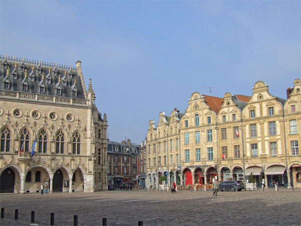 Campanario de Arras, Ayuntamiento y Boves