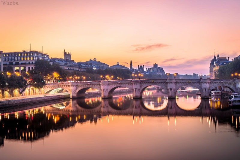Puente sobre el río Sena París al atardecer
