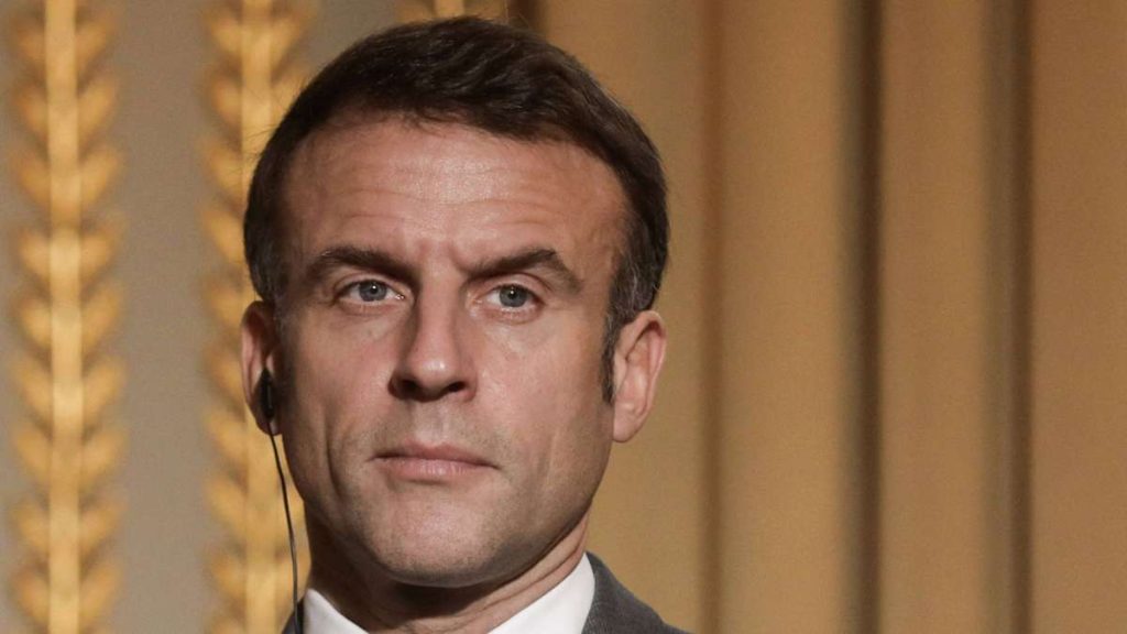 Nuevas elecciones en Francia: Macron juega al póquer en busca de apoyo de otros campos para ganar las elecciones
