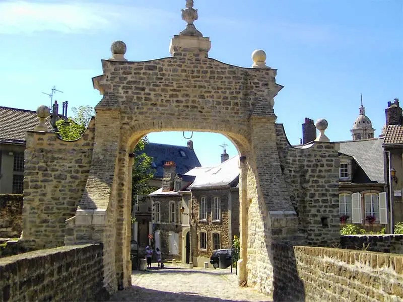 Puerta del castillo de Boulogne-sur-Mer