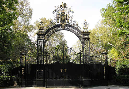 Los jardines del Palacio del Elíseo en París abiertos al público